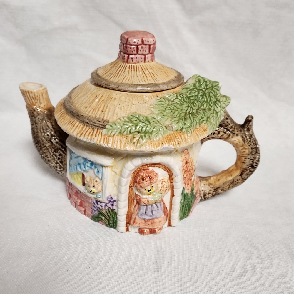 💥3for$15💥 Vintage Country Cottage Bears Tea Pot